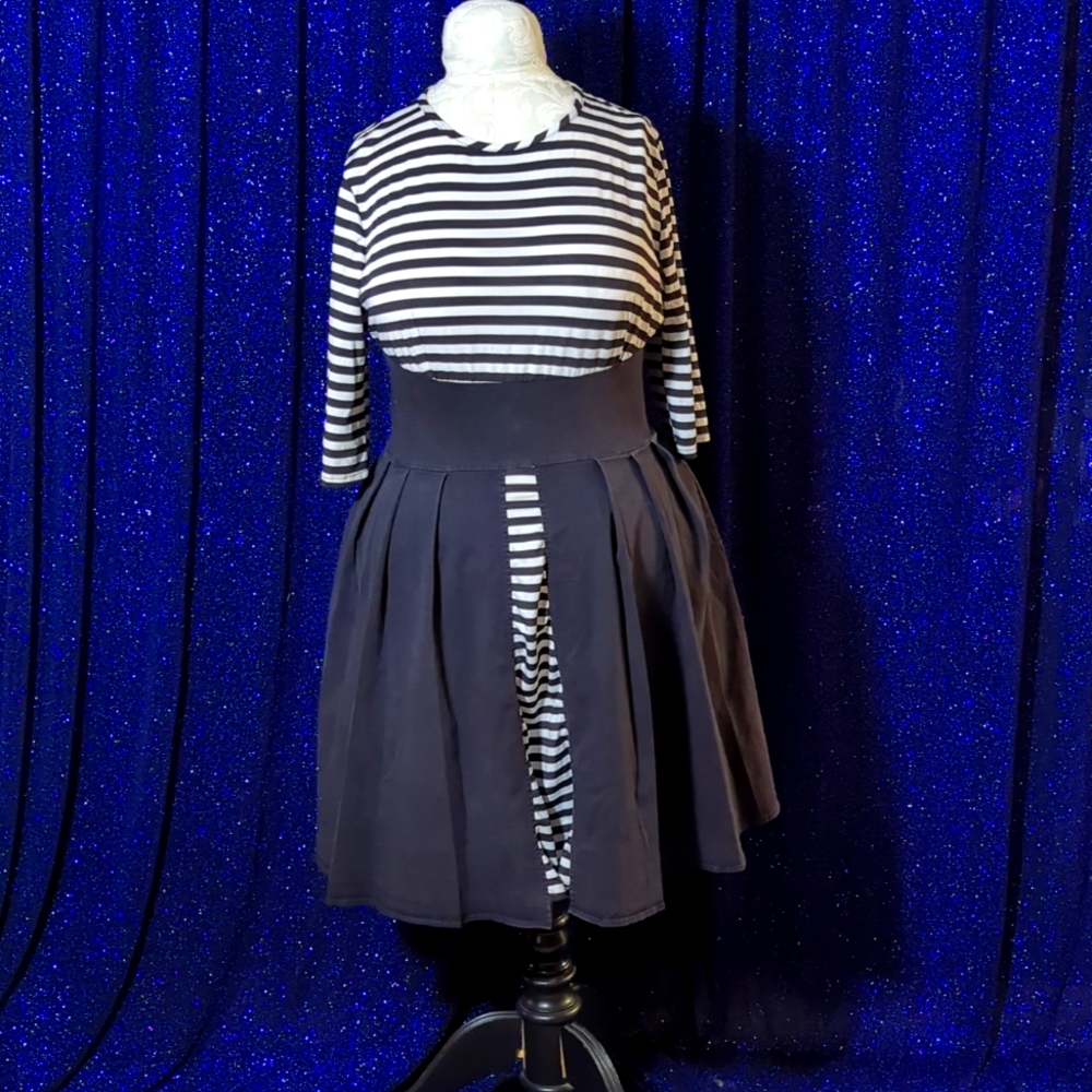 3XL Retro Style Dress with Pleated Skirt